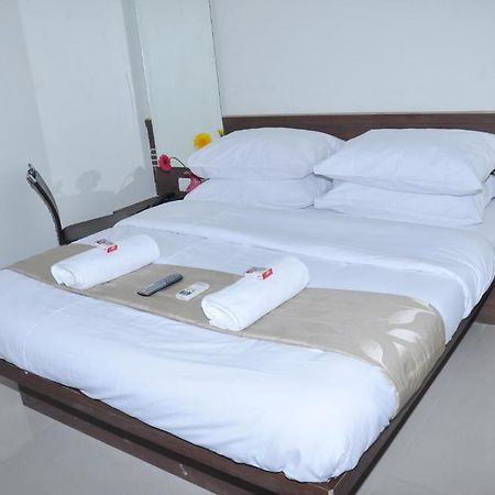 Sai Srushti Hotel Sirdi Kültér fotó