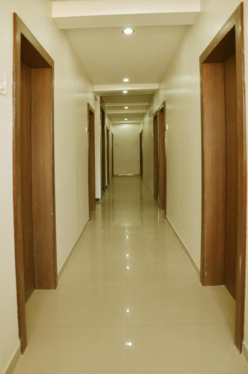 Sai Srushti Hotel Sirdi Kültér fotó